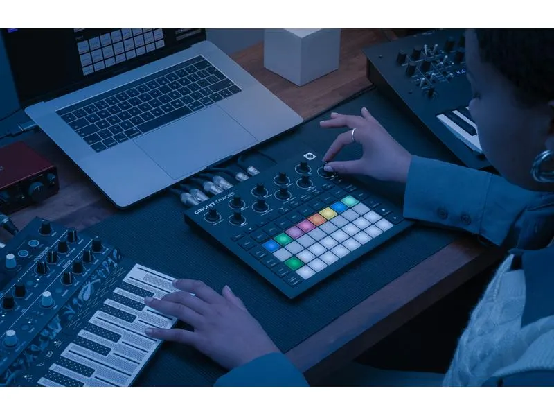 Novation Synthesizer Circuit Tracks Novation Synthesizer Circuit Tracks