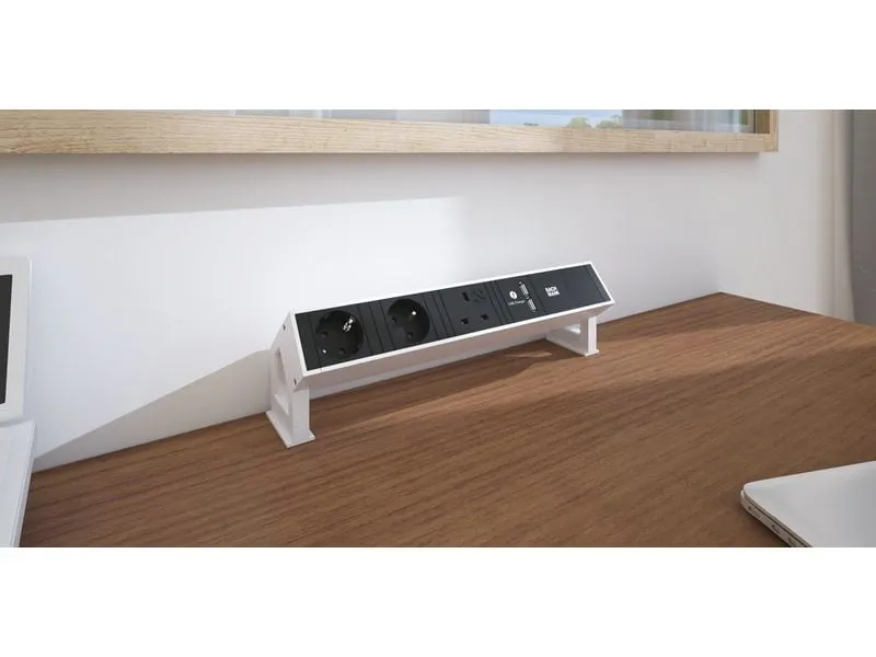 Bachmann Einbausteckerleiste POWER FRAME S 2xT13 1xUSB C/C 45W 0.2m Bachmann Einbausteckerleiste POWER FRAME S 2xT13 1xUSB C/C 45W 0.2m