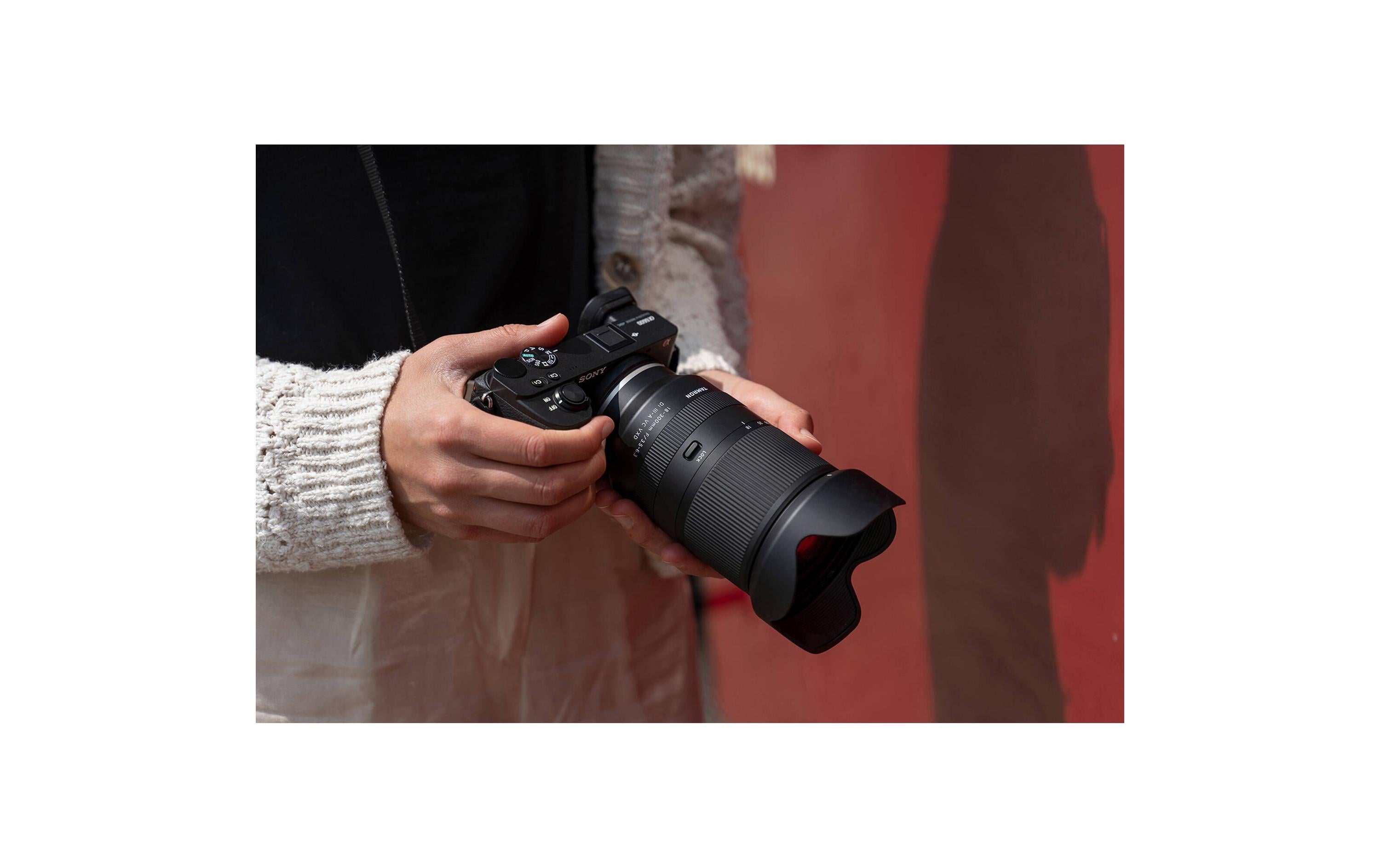 Tamron Zoomobjektiv AF 18-300mm F/3.5-6.3 Di III-A VC Sony E-Mount Tamron Zoomobjektiv AF 18-300mm F/3.5-6.3 Di III-A VC Sony E-Mount