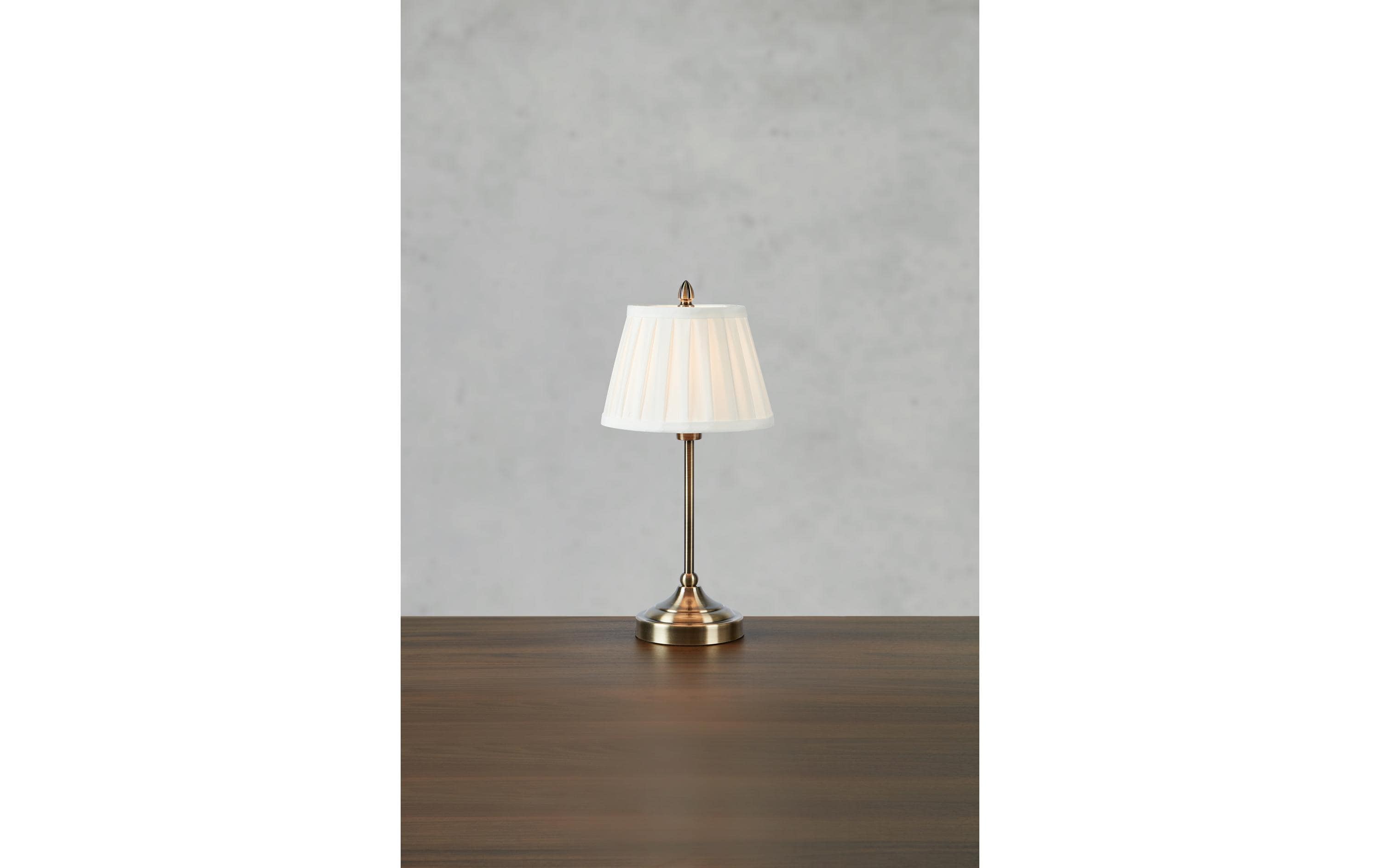 Markslöjd Oxford Tischleuchte Weiss/Kupfer Markslöjd Oxford Tischleuchte Weiss/Kupfer