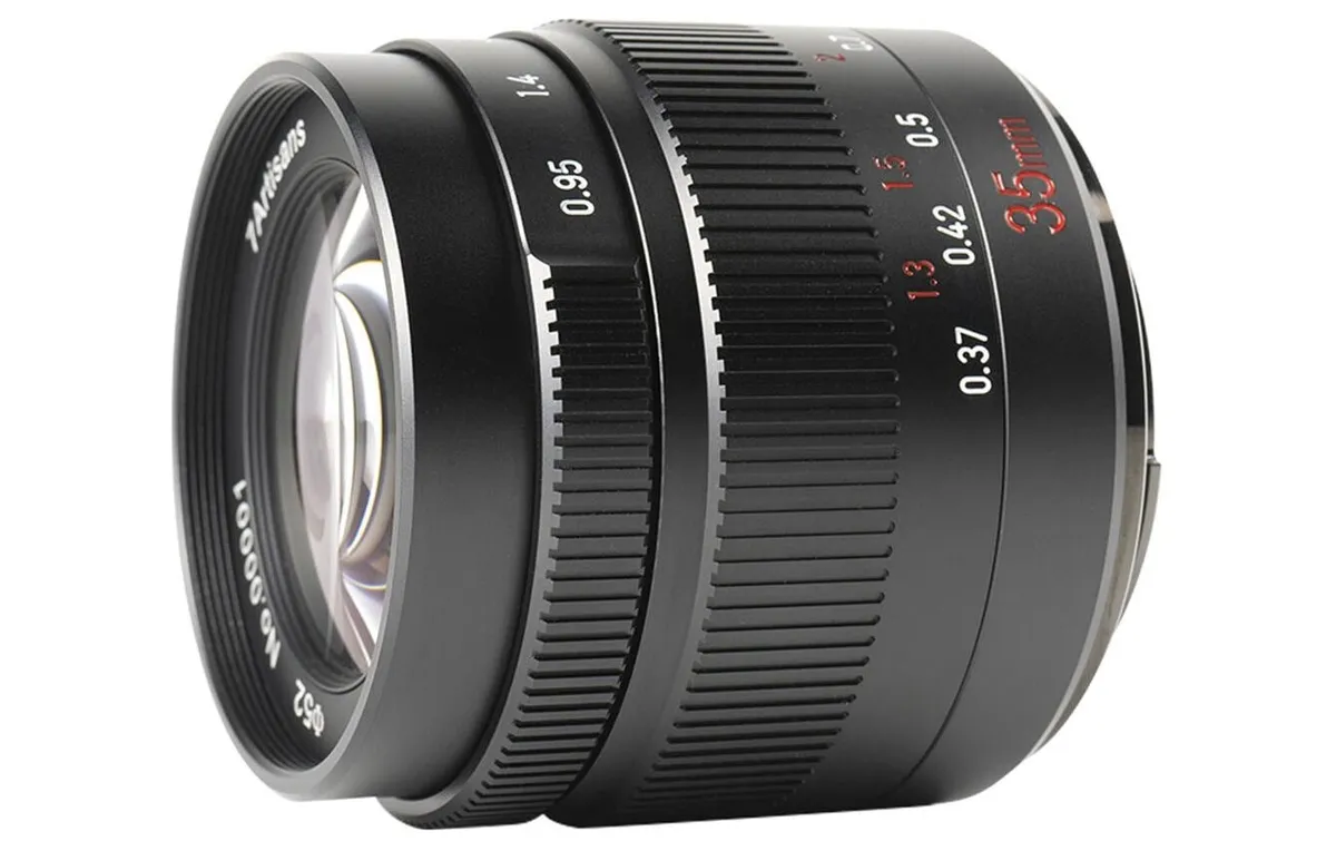 7Artisans Festbrennweite 35mm F/0.95 – Sony E-Mount 7Artisans Festbrennweite 35mm F/0.95 – Sony E-Mount
