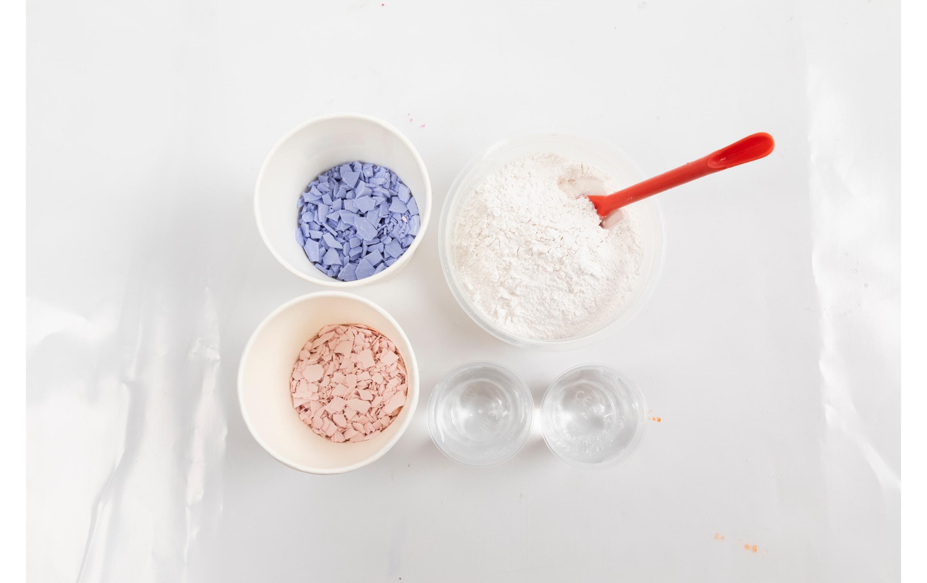 Creativ Company Giessharz Resin Kerzenhalter und Tabletts