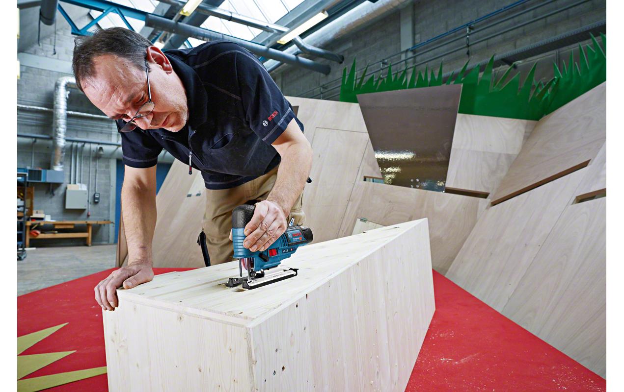 Bosch Professional Akku-Stichsäge GST 12V-70, Solo, L-Boxx