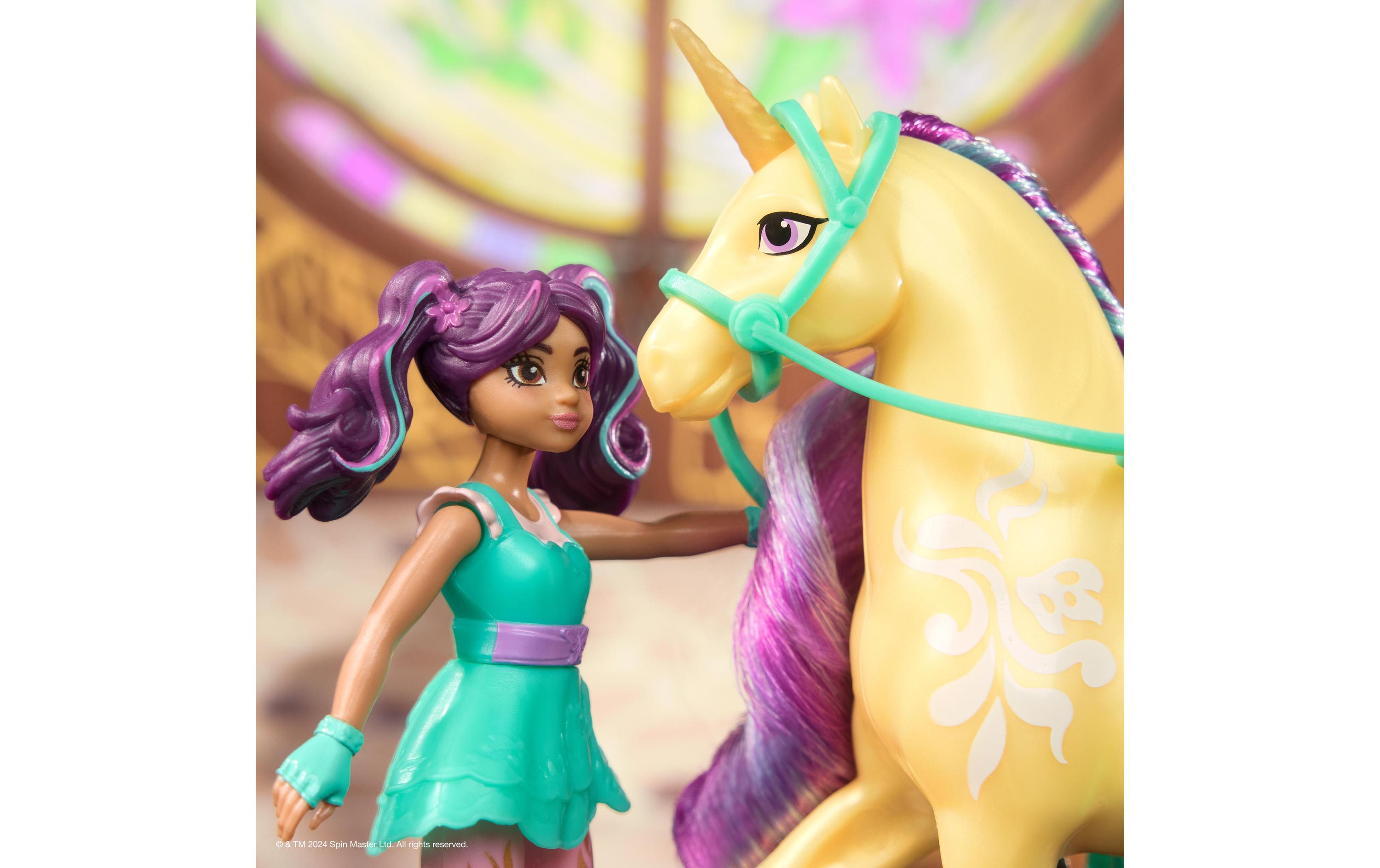 Spinmaster Unicorn Academy Ava Doll & Leaf Unicorn