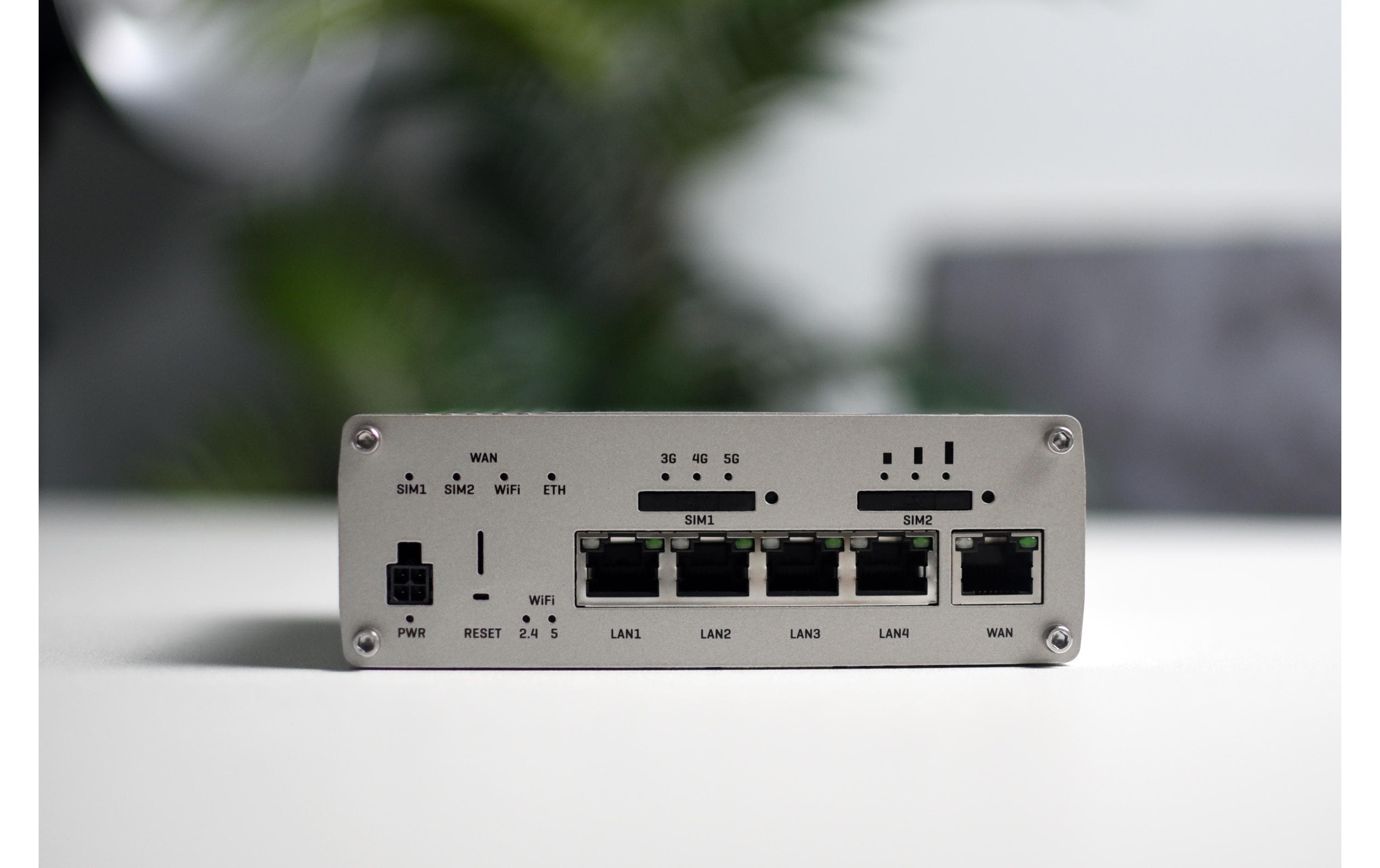 Teltonika LTE-Industrierouter RUTX50 5G, WiFi-5, 5x GE LAN Teltonika LTE-Industrierouter RUTX50 5G, WiFi-5, 5x GE LAN