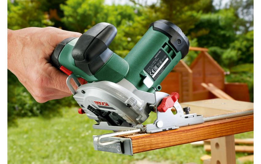 Bosch Akku-Handkreissäge UniversalCirc 12 Solo Bosch Akku-Handkreissäge UniversalCirc 12 Solo