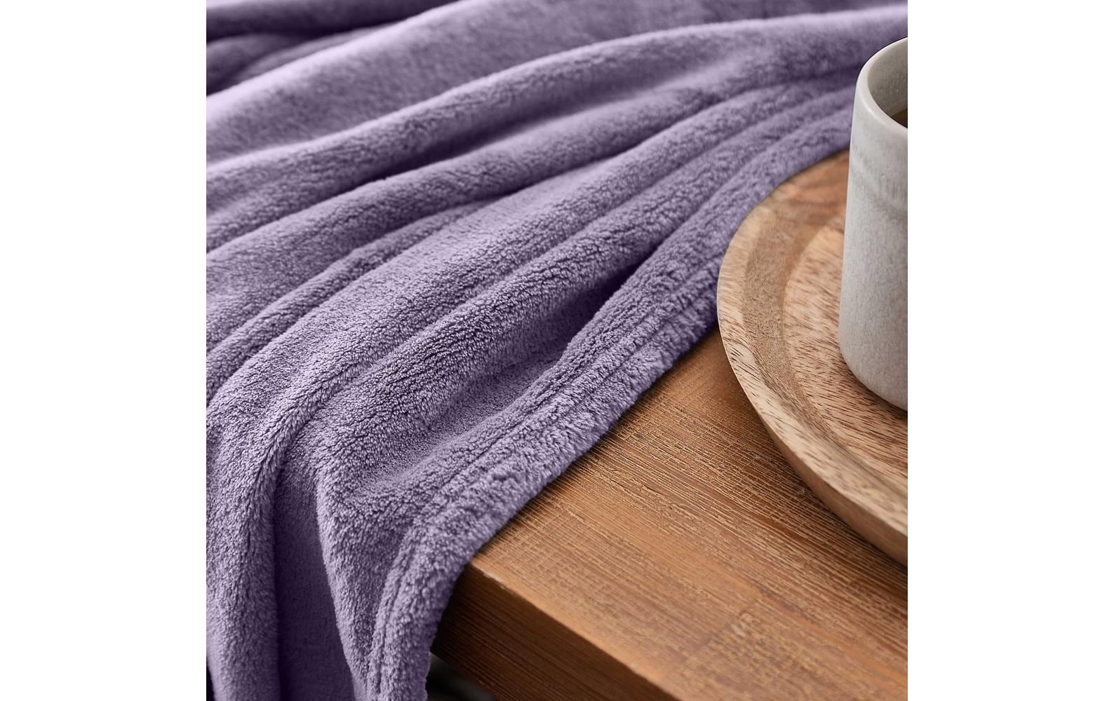 Lumaland Kuscheldecke Lila 240 x 220 cm