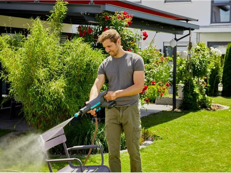 GARDENA Akku-Mitteldruckreiniger AquaClean 24/18 V P4A Premium Set