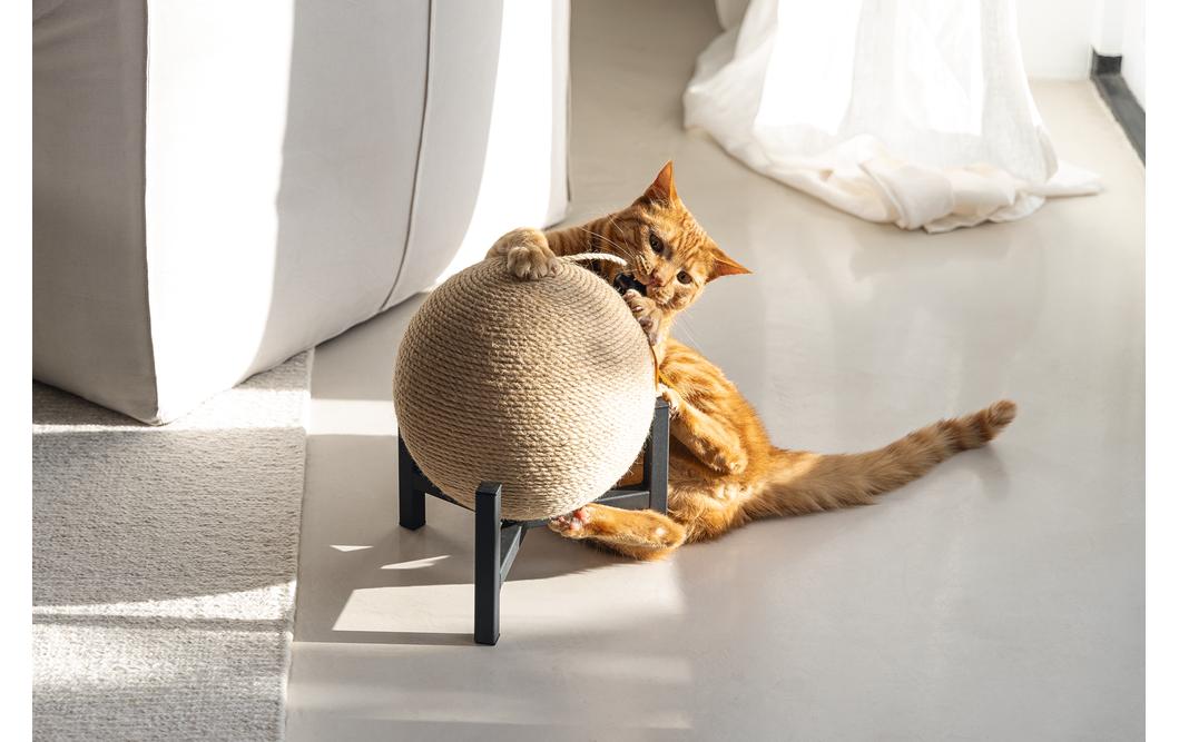 Designed by Lotte Metall Kratzball Tyra 27 x 27 x 33 cm