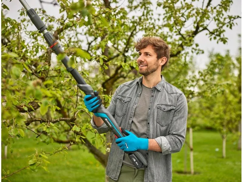 GARDENA Akku-Teleskop-Baumschere HighCut 250/18 V P4A Ready To Use
