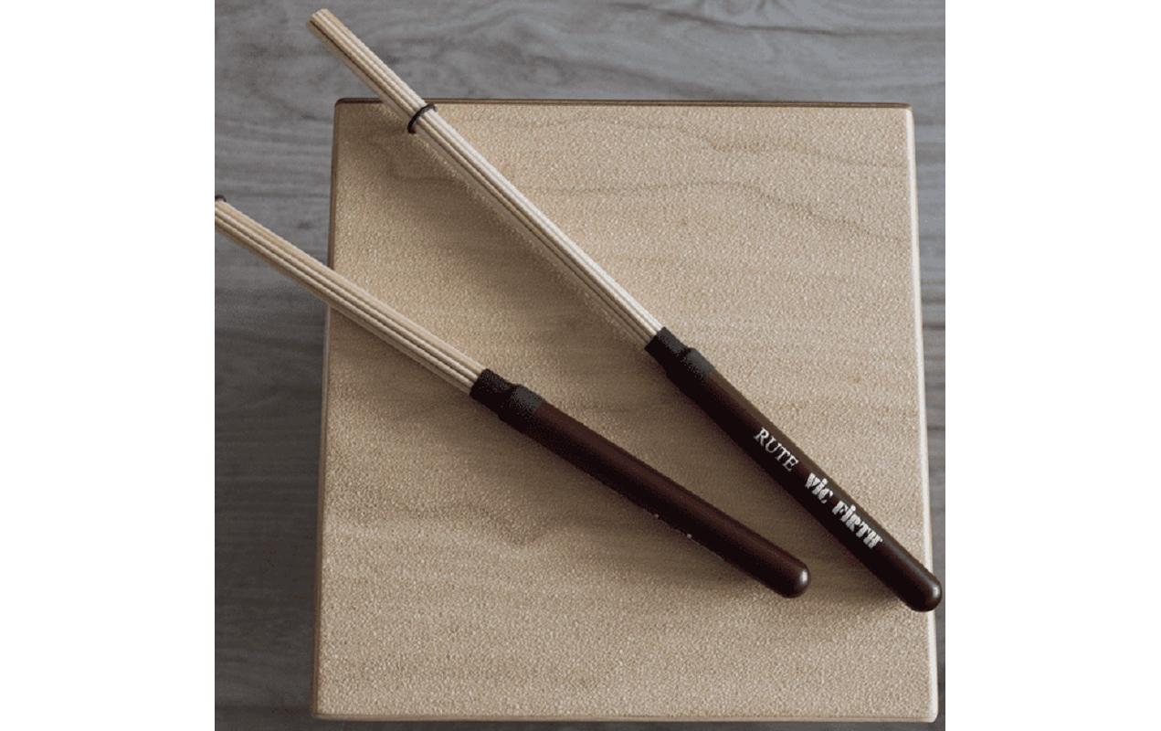 Vic Firth Hot Rod VFRUTE Rutes Paar Vic Firth Hot Rod VFRUTE Rutes Paar