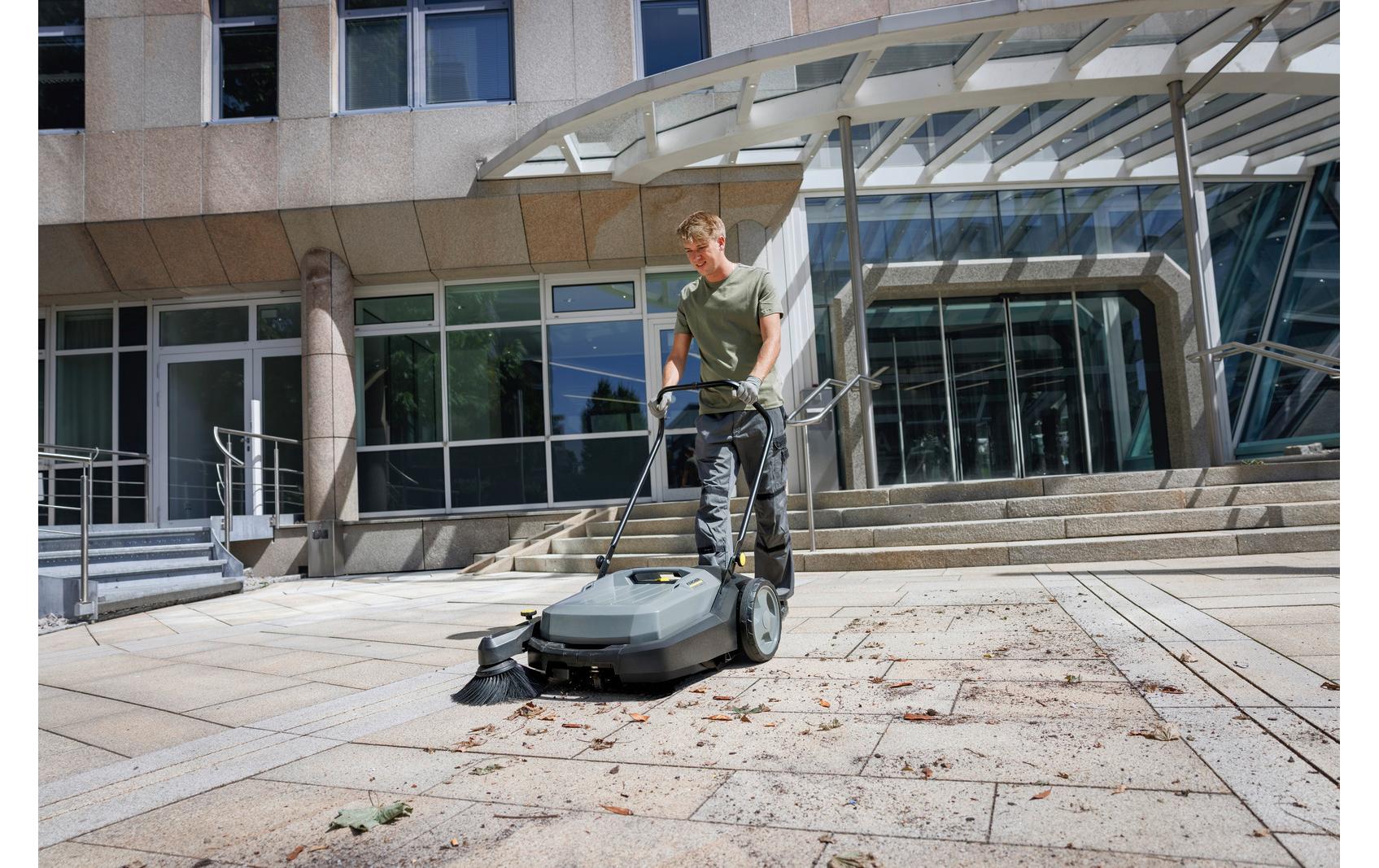 Kärcher Professional Kehrmaschine KM 70/20 C