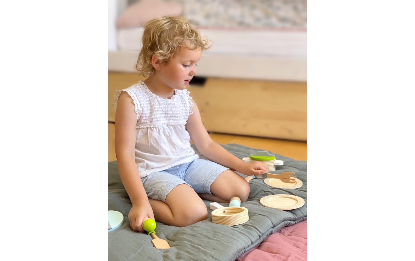 small foot Geschirr- und Topfset Kinderküche