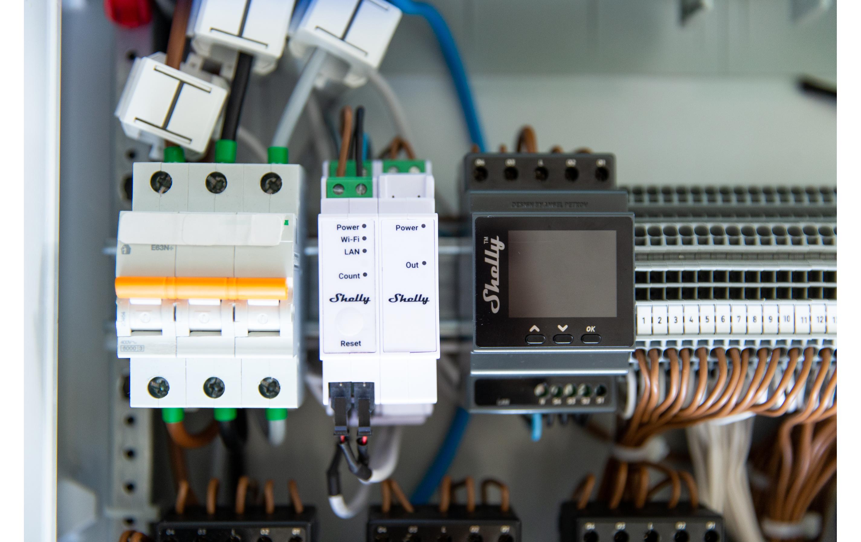 Shelly Switch Add-on Shelly Pro 3EM Shelly Switch Add-on Shelly Pro 3EM