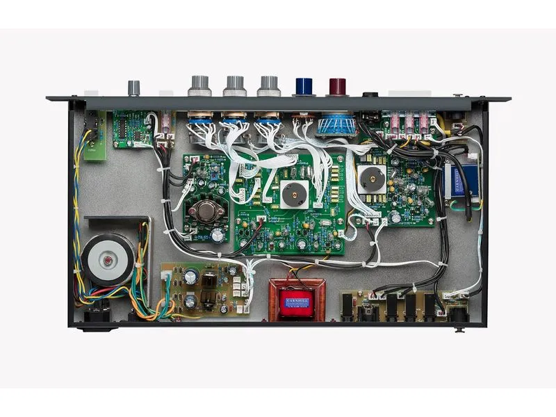 Warm Audio Mikrofon-Vorverstärker WA73-EQ