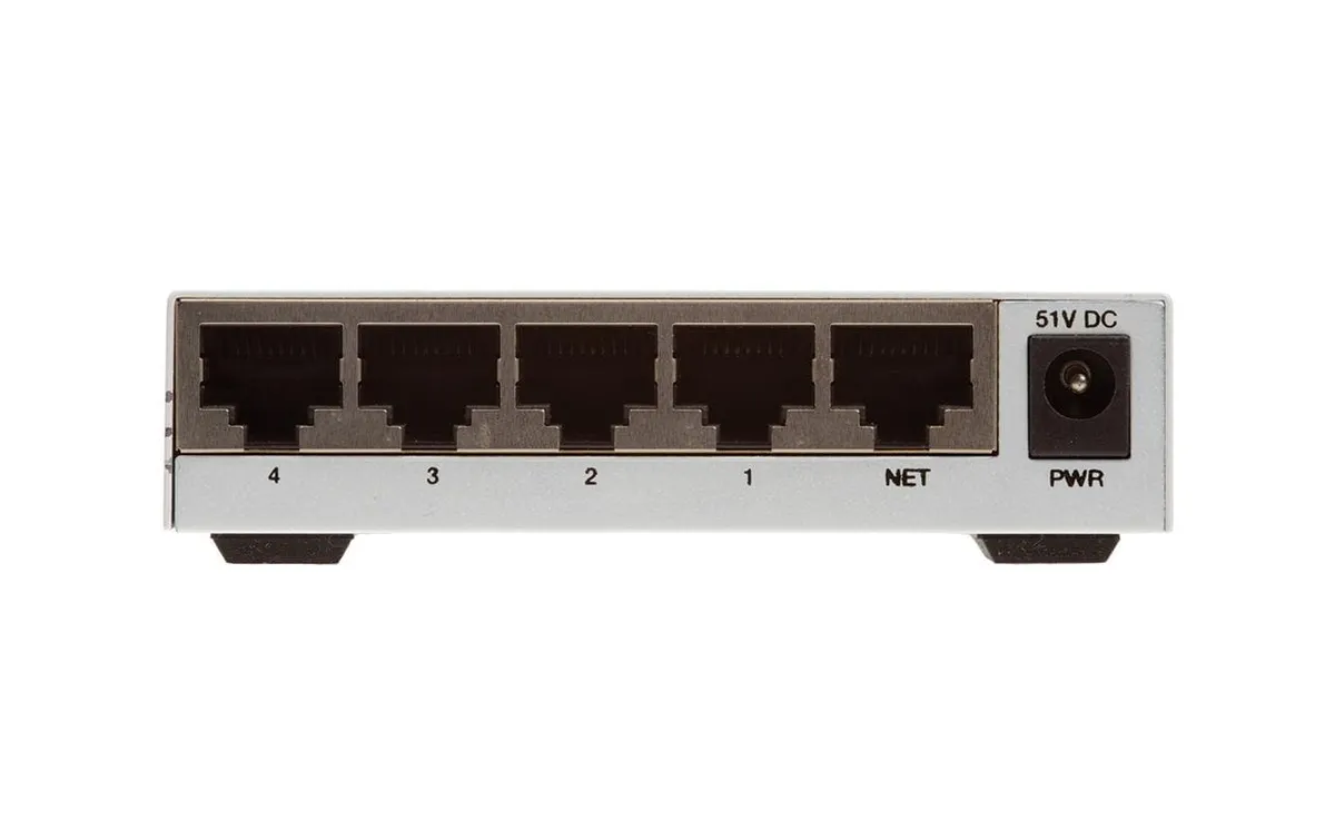 Axis PoE+ Switch D8004 5 Port