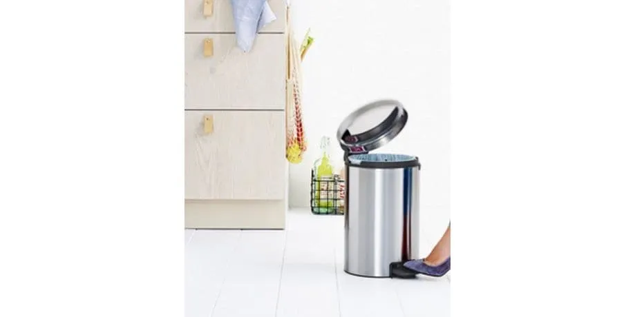 Brabantia Treteimer NewIcon Fingerprint Proof 12 l, Silber matt Brabantia Treteimer NewIcon Fingerprint Proof 12 l, Silber matt