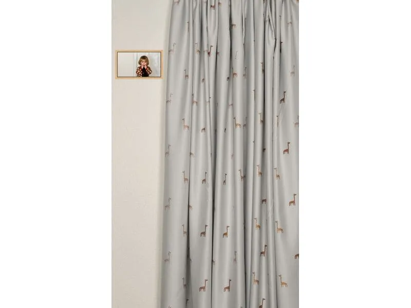 Kindervorhang.ch Verdunklungsvorhang Sierra mit Faltenband 140 cm x 260 cm