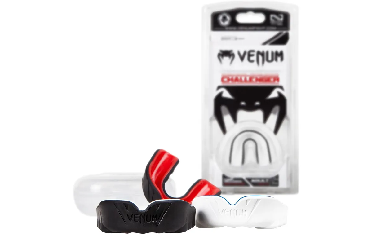 Venum Challenger Mouthguard Schwarz/Weiss Venum Challenger Mouthguard Schwarz/Weiss