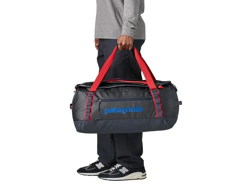 Patagonia Duffle Bag Black Hole Blau/rot, 55 l Patagonia Duffle Bag Black Hole Blau/rot, 55 l