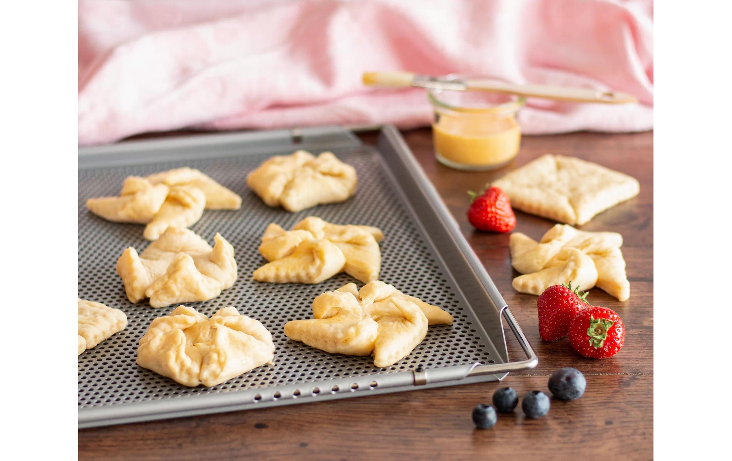 Städter Backblech mit Spezial Lochung 35 cm x 45 cm