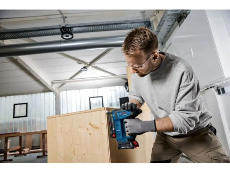Bosch Professional Akku-Nagler PRO Heavy Duty GNH 18V-35 in L-BOXX (ohne Akku) Bosch Professional Akku-Nagler PRO Heavy Duty GNH 18V-35 in L-BOXX (ohne Akku)