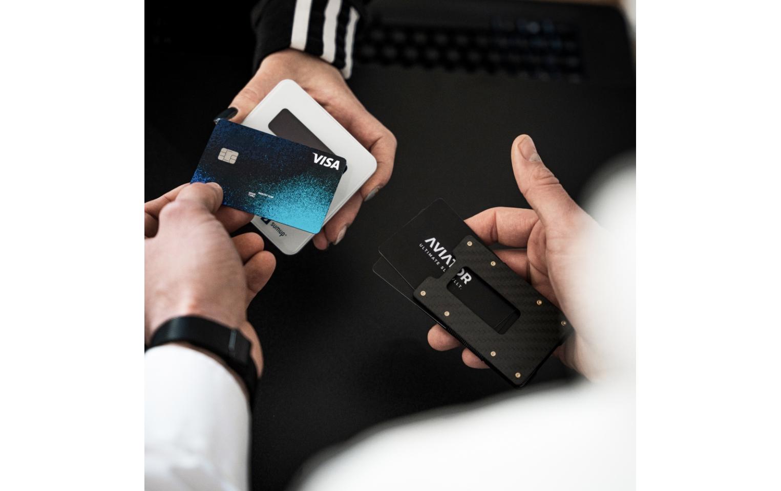 AVIATOR Wallet Slide