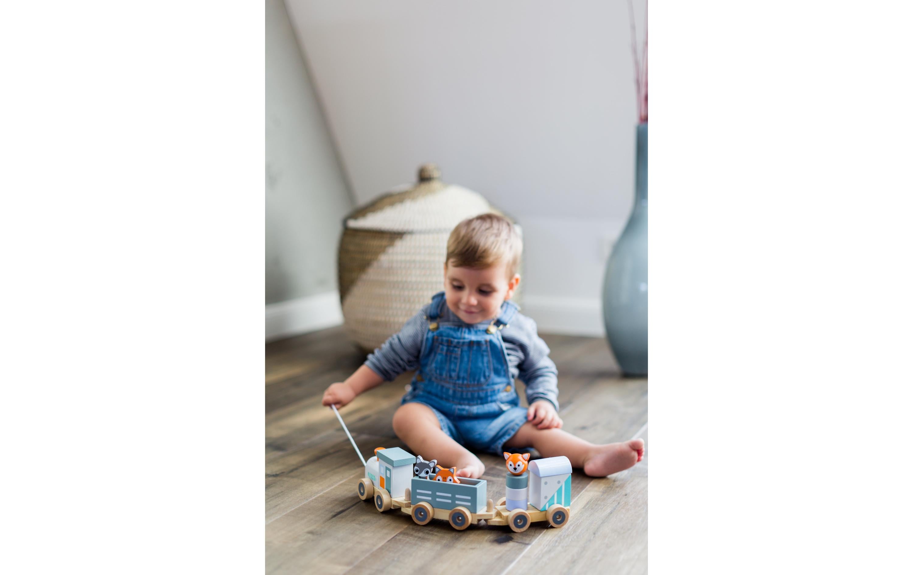 Kindsgut Nachziehspielzeug Holzeisenbahn grau Kindsgut Nachziehspielzeug Holzeisenbahn grau