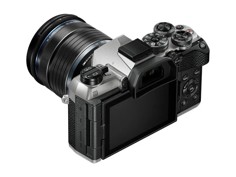 OM-System Fotokamera OM-5 II M.Zuiko Digital ED 12-45mm Kit Silber OM-System Fotokamera OM-5 II M.Zuiko Digital ED 12-45mm Kit Silber