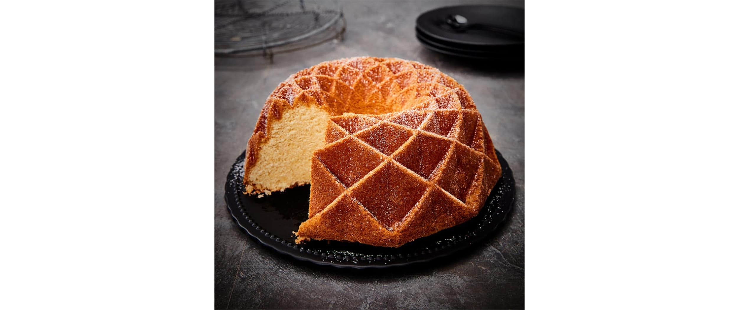 RBV Birkmann Gugelhupf-Backform Contoura Geo 24 cm, Gold