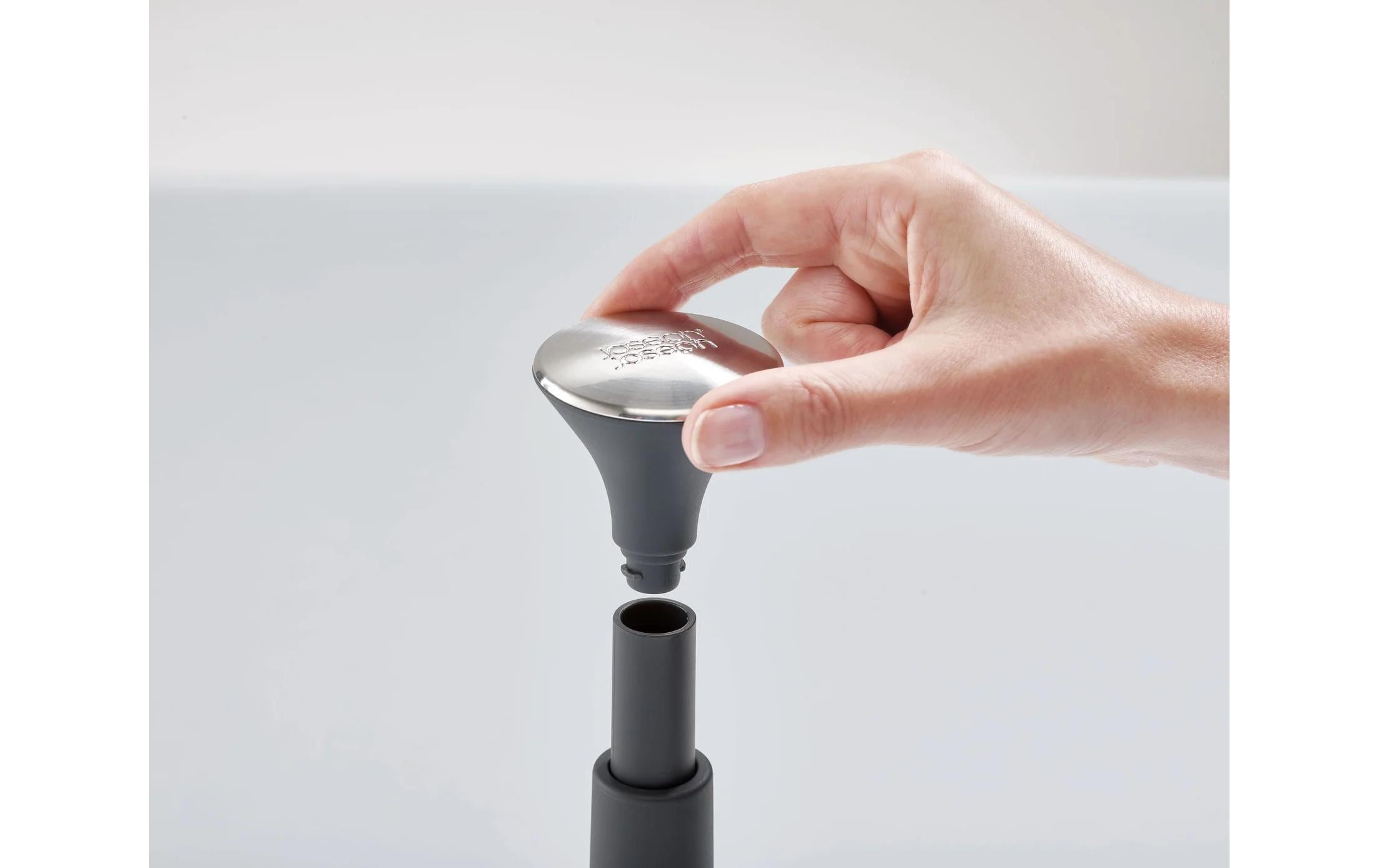 Joseph Joseph Küchenrollenhalter Push+Tear Schwarz, 15 x 32 cm