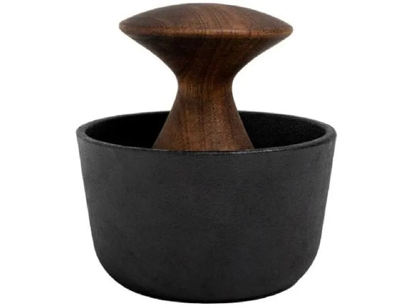 Crush Grind Mörser mit Stössel KIRUNA 9 cm, Gusseisen / Akazienholz Crush Grind Mörser mit Stössel KIRUNA 9 cm, Gusseisen / Akazienholz