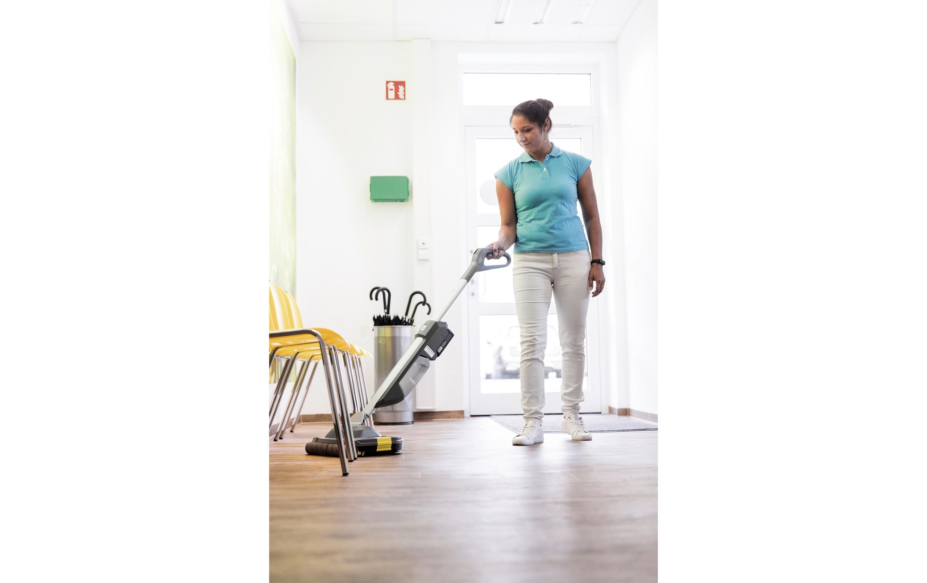 Kärcher Professional Akku-Scheuersaugmaschine BR 30/1 C Bp, Solo