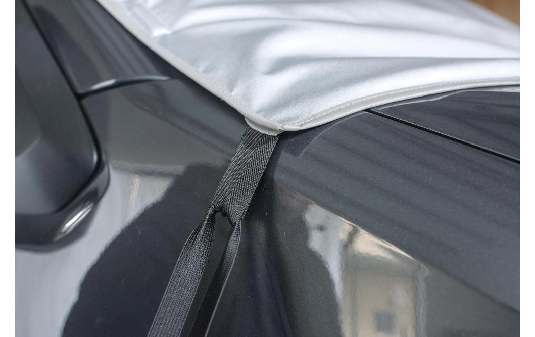 VanSpace Isolierung von Front- und Seitenscheiben, aussen VanSpace Isolierung von Front- und Seitenscheiben, aussen