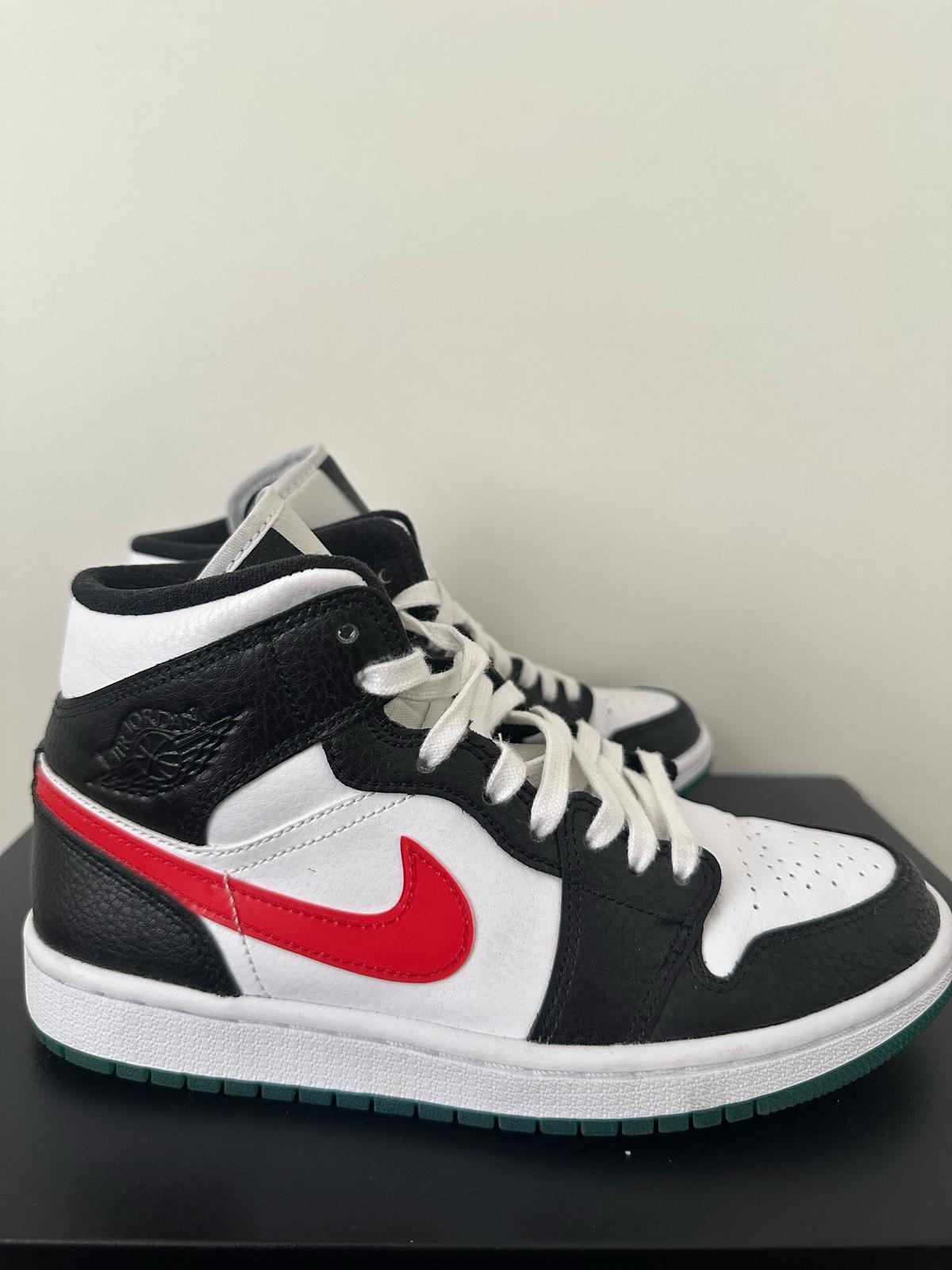 Air Jordan 1 Mid - schwarz/grün/rot/gelb - Gr. 38