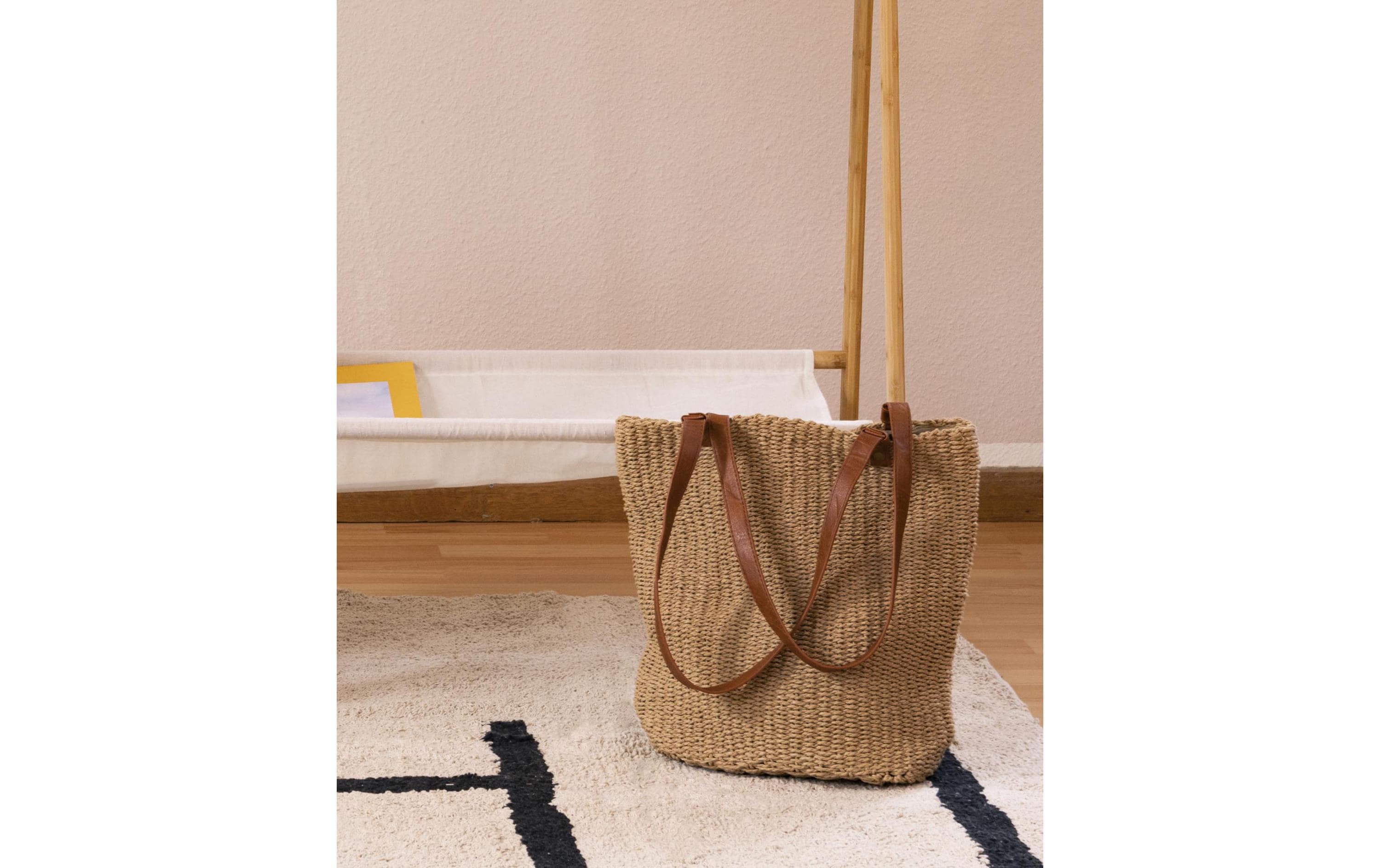 Esmée Schultertasche Braun, 42 x 36 cm