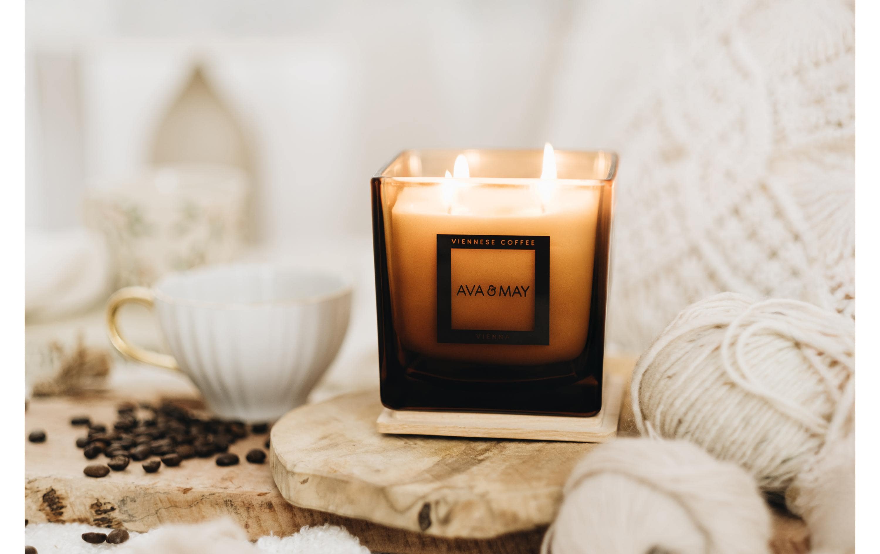 AVA & MAY Duftkerze Niennesse Coffee, 550 g