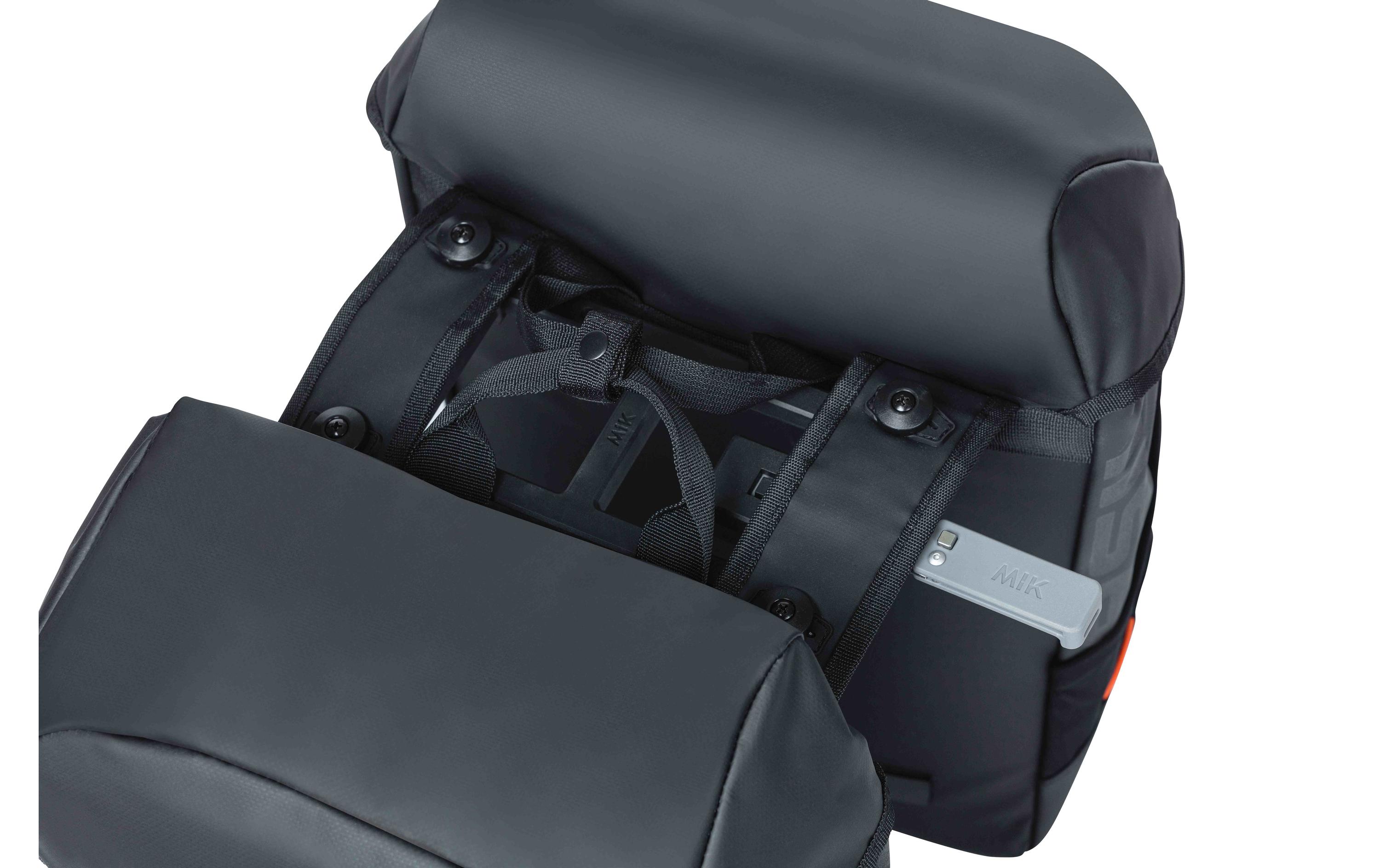 BASIL Doppelseitentasche Miles Tarpaulin MIK