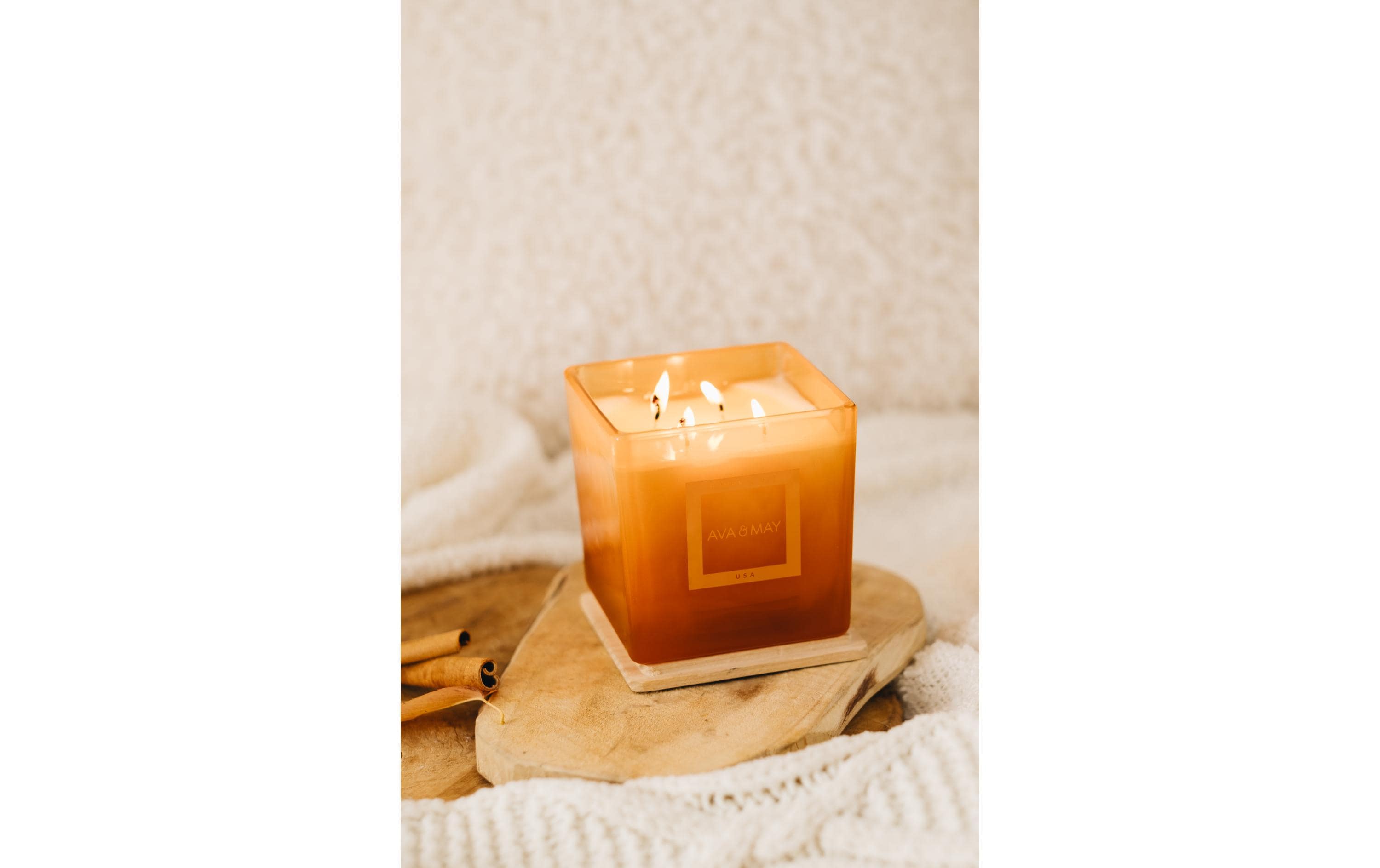AVA & MAY Duftkerze Pumpkin Pie, 550 g