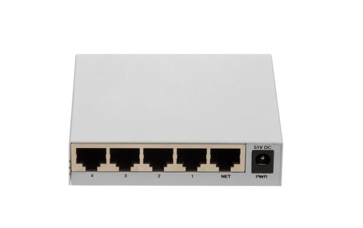 Axis PoE+ Switch D8004 5 Port Axis PoE+ Switch D8004 5 Port