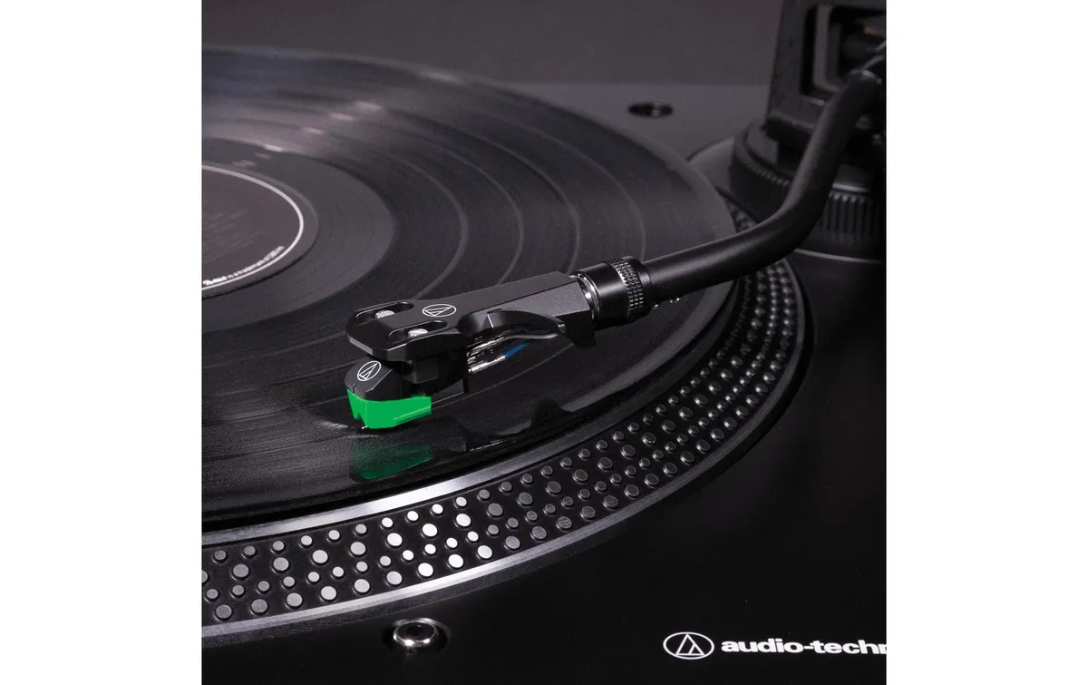 Audio-Technica Plattenspieler AT-LP120XBTUSB Schwarz Audio-Technica Plattenspieler AT-LP120XBTUSB Schwarz