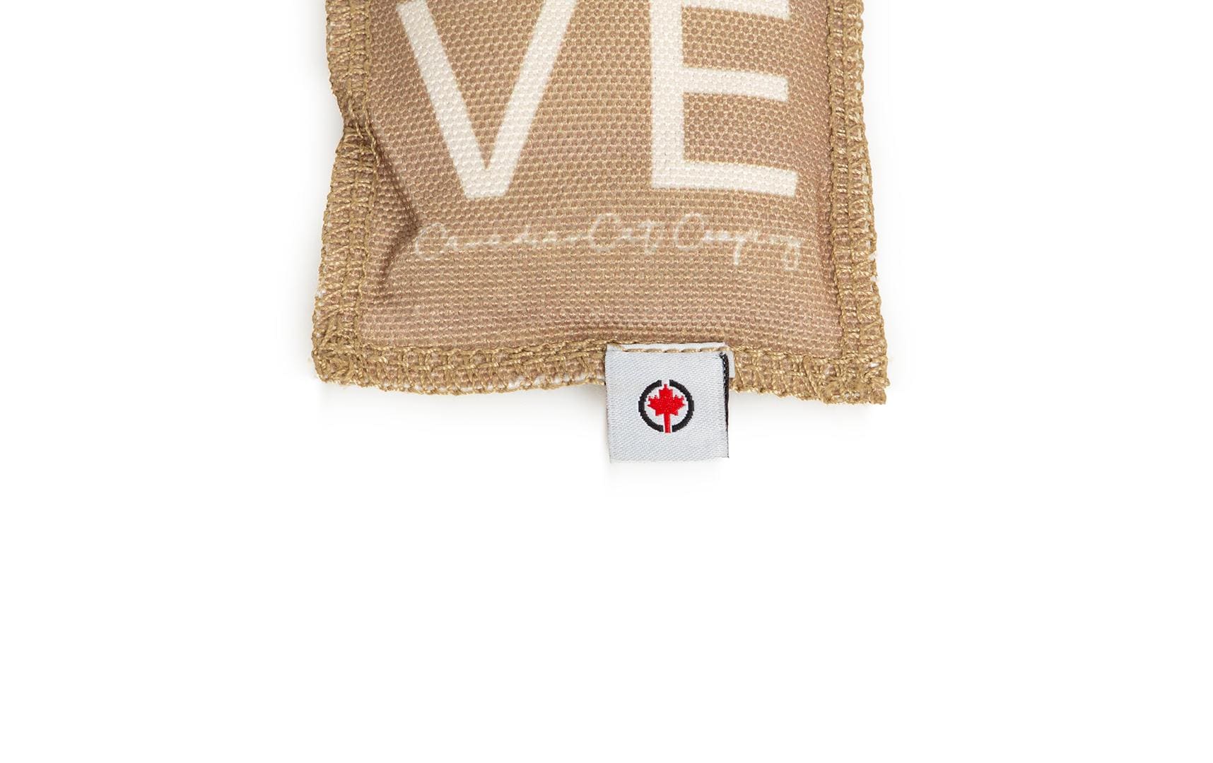 CanadianCat Katzen-Spielzeug Spielkissen Love, Braun