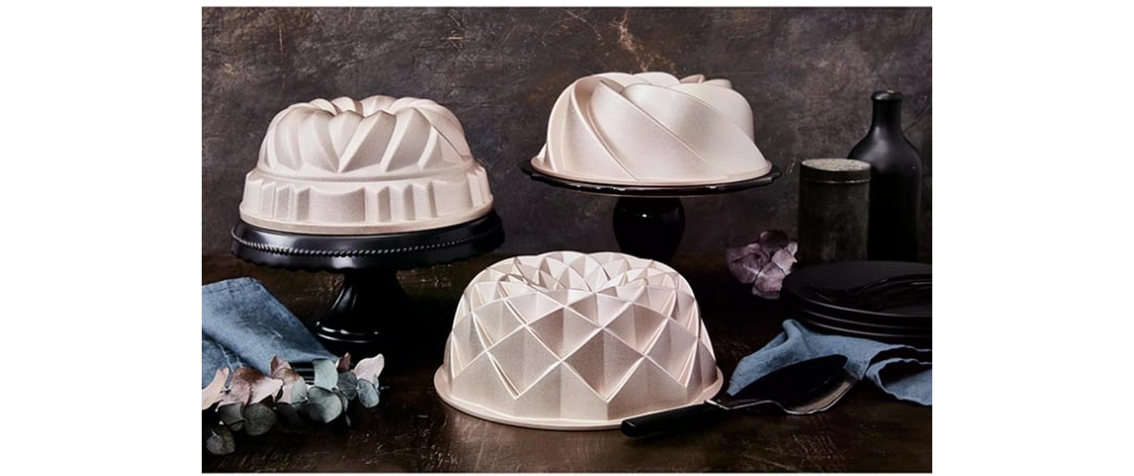 RBV Birkmann Gugelhupf-Backform Contoura Geo 24 cm, Gold