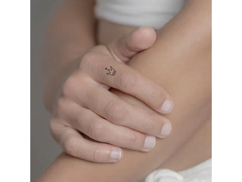 minink Tattoo Krone mit Herz Grösse: S (1.2 cm x 1.6 cm) minink Tattoo Krone mit Herz Grösse: S (1.2 cm x 1.6 cm)