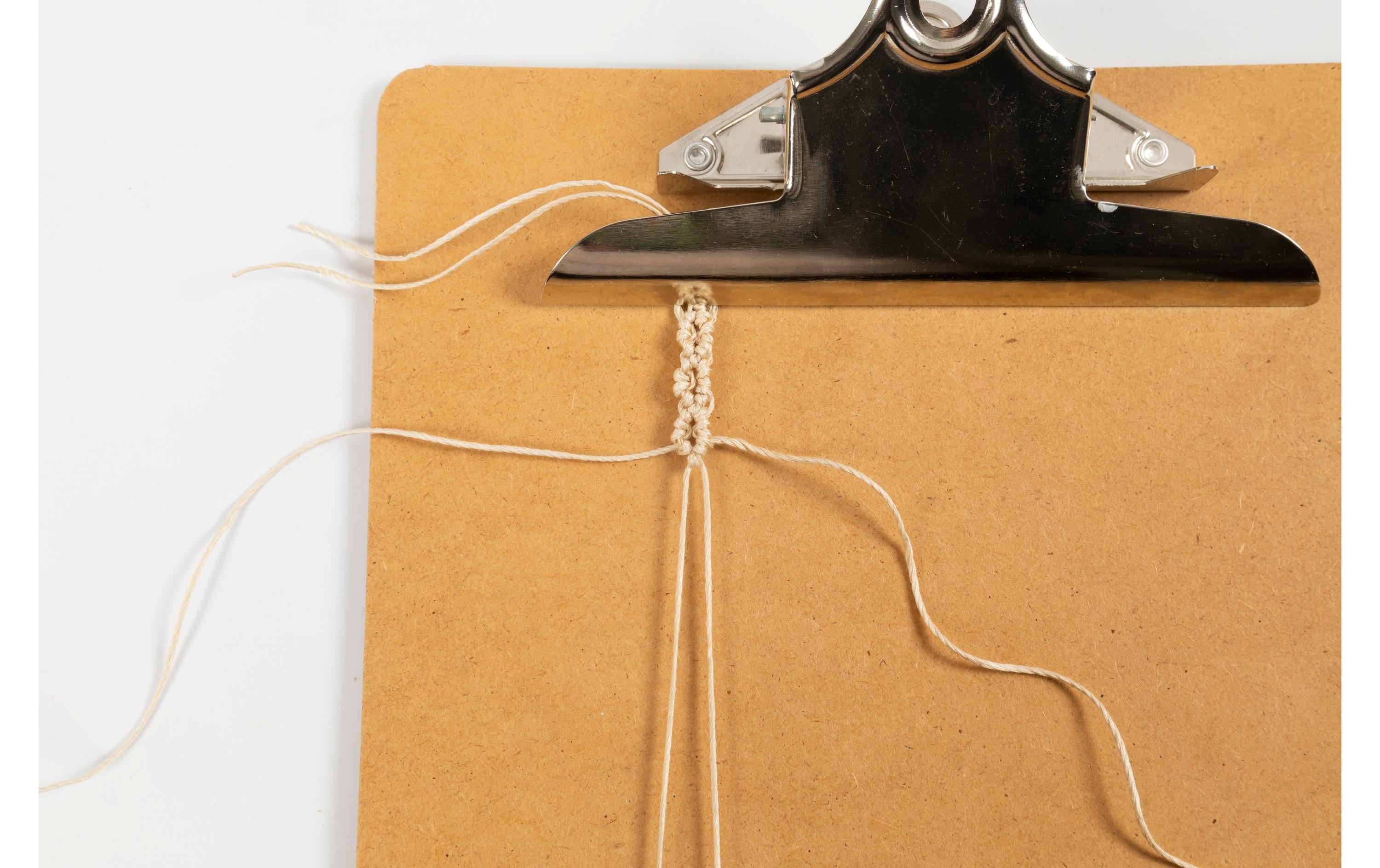 Creativ Company Bastelset Macramé Armband Schwarz/Olivbraun/Beige