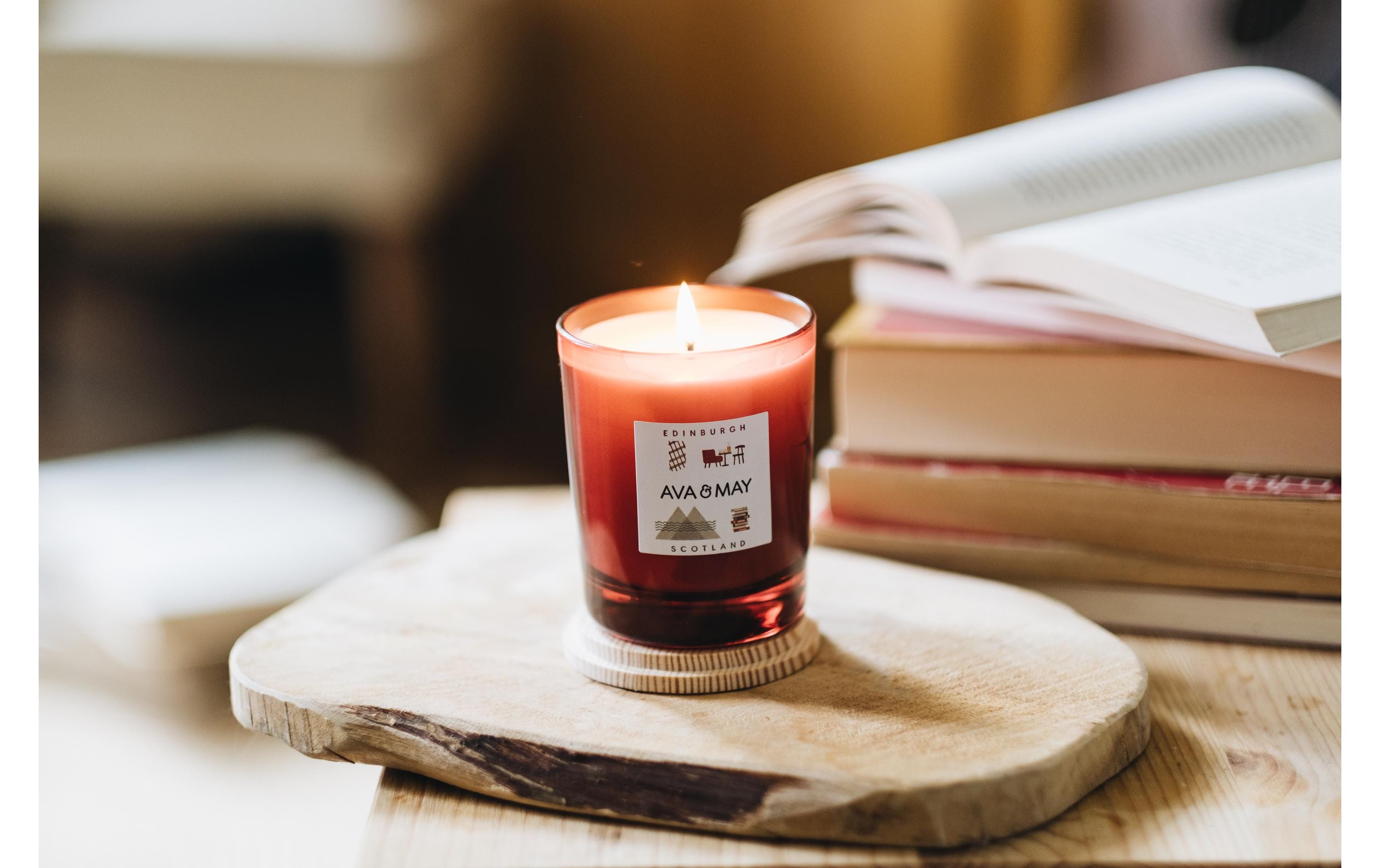 AVA & MAY Duftkerze Edinburgh 180 g