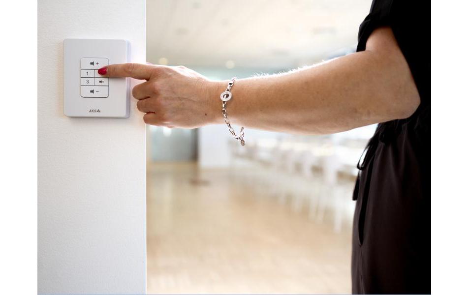 Axis C8310 Volume Controller Axis C8310 Volume Controller