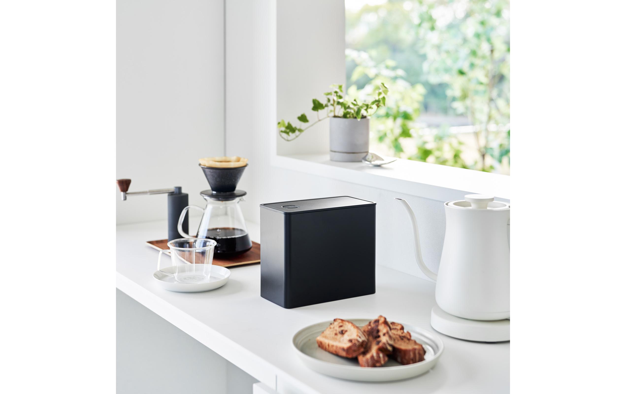 Yamazaki Vorratsdose Tower 1.6 l, Schwarz