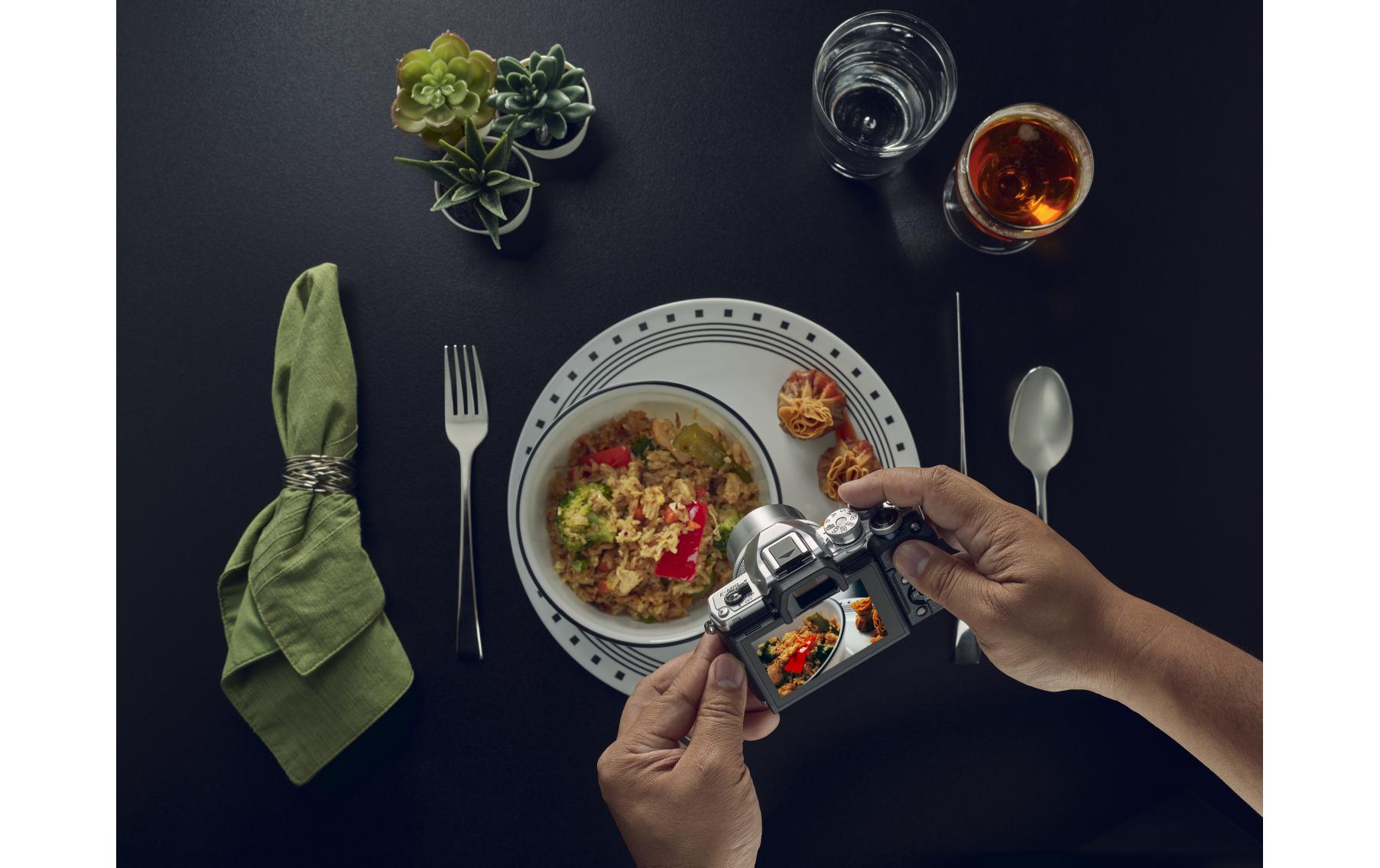 OM-System Fotokamera E-M10 Mark IV Kit 14-42 Silber