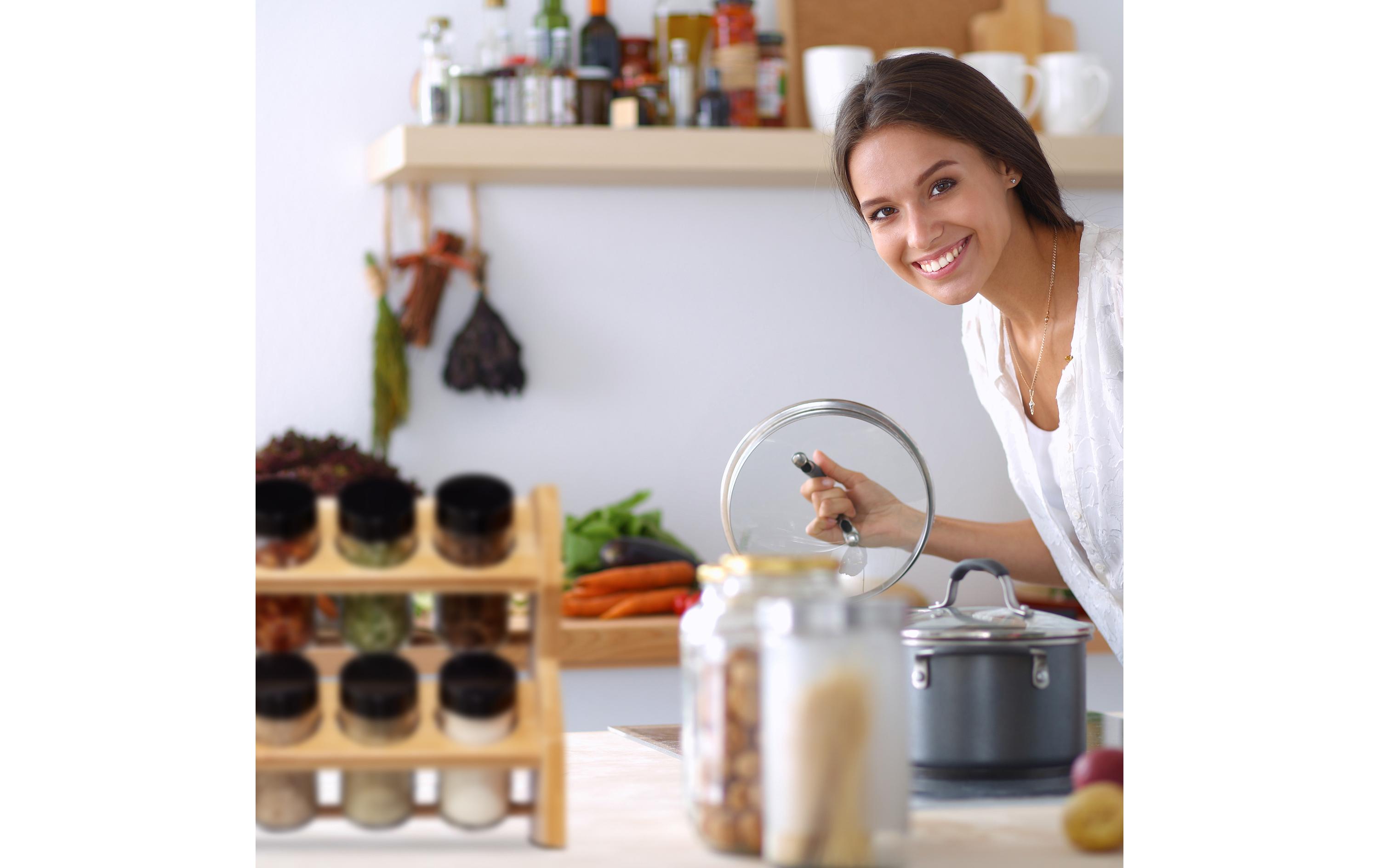 relaxdays Gewürzregal 8 Gläser Hellbraun/Schwarz/Transparent